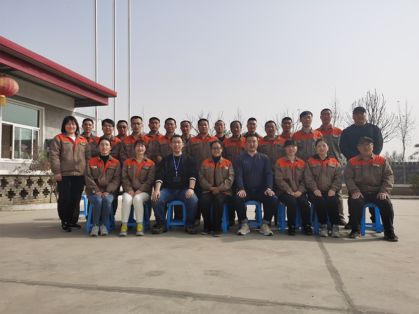 公司組織員工進(jìn)行安全知識培訓(xùn)